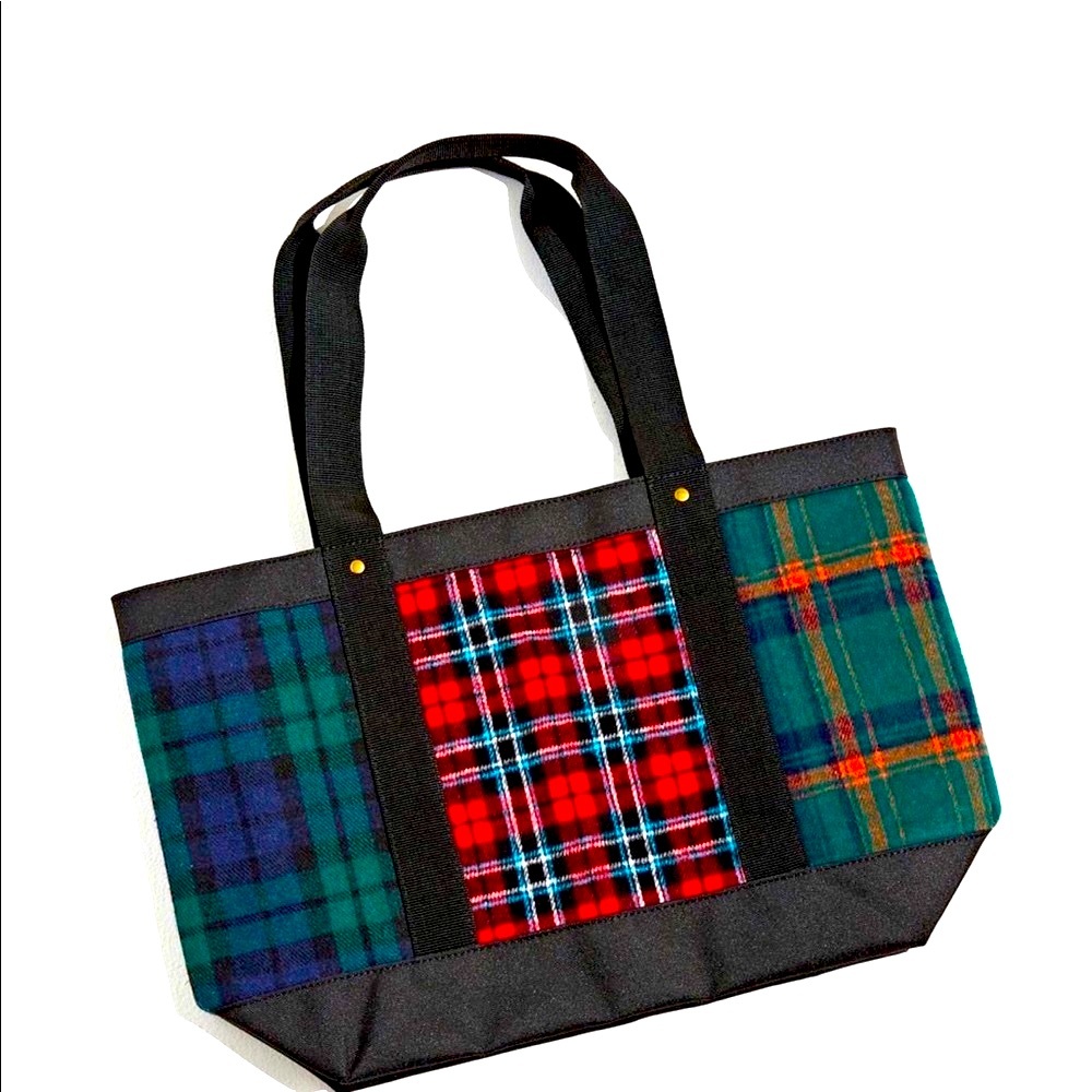 BNWT Urban Outfitters Plaid Tote PERFECT HOLIDAY TOTE; PRICE FIRM NO DISCOUNTS! - Picture 10 of 14